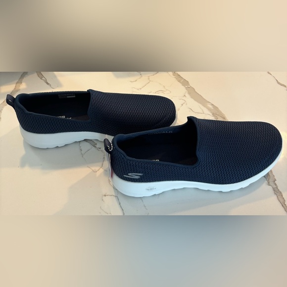 Skechers women’s size 8.5 WIDE - Picture 7 of 9